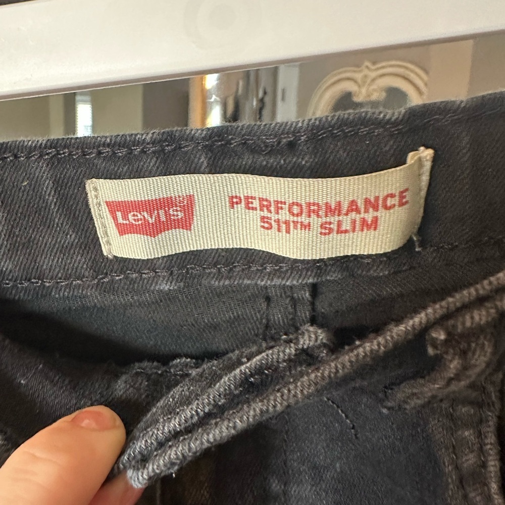 Levi's Women's Black Straight Jeans - Picture 2 of 4